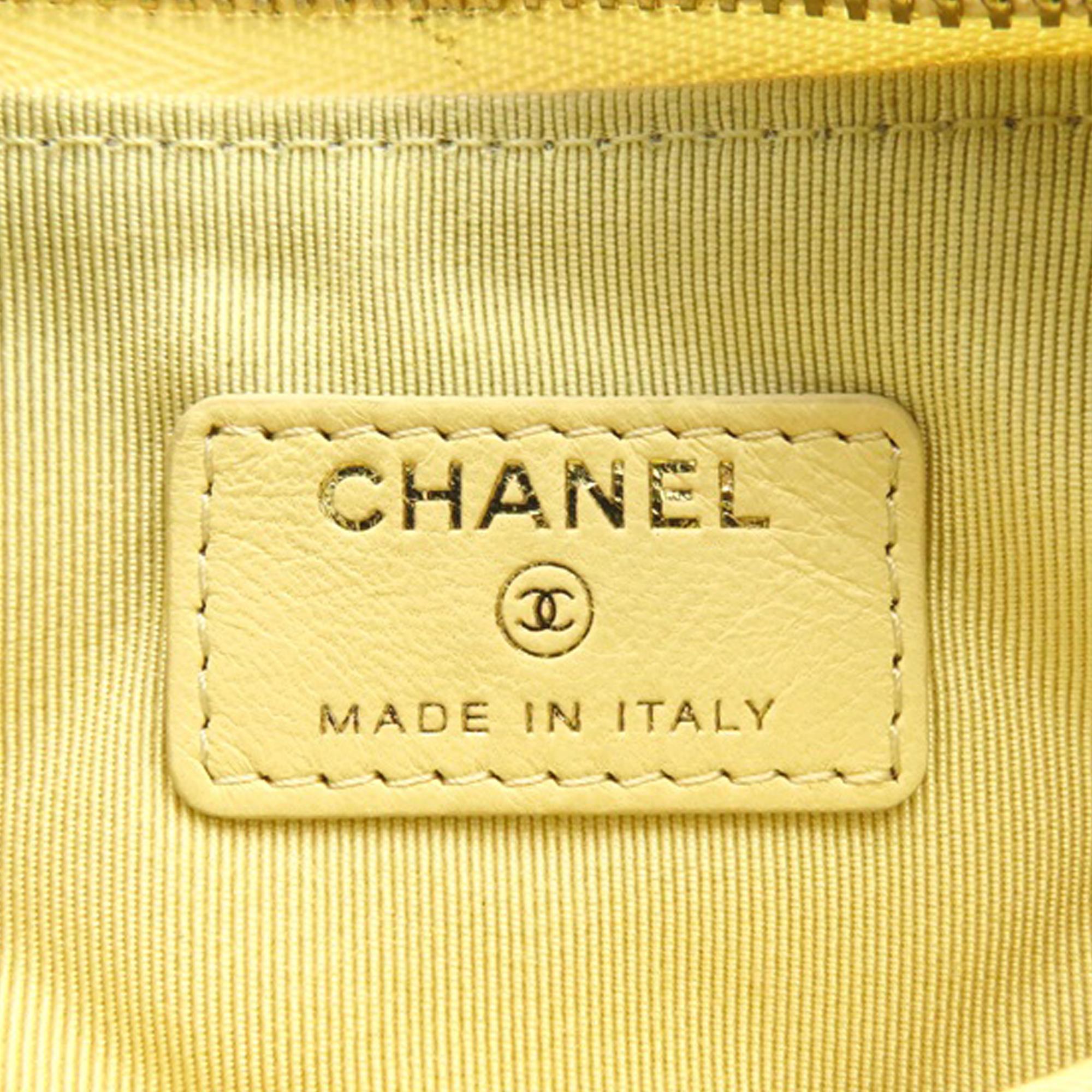 Chanel Lambskin Mini O Case Pouch (SHG-ubGuHV)