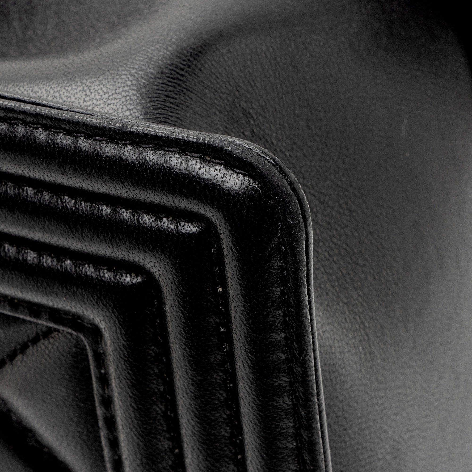 Chanel Lambskin Old Medium Boy Bag (SHF-hdtBBY)