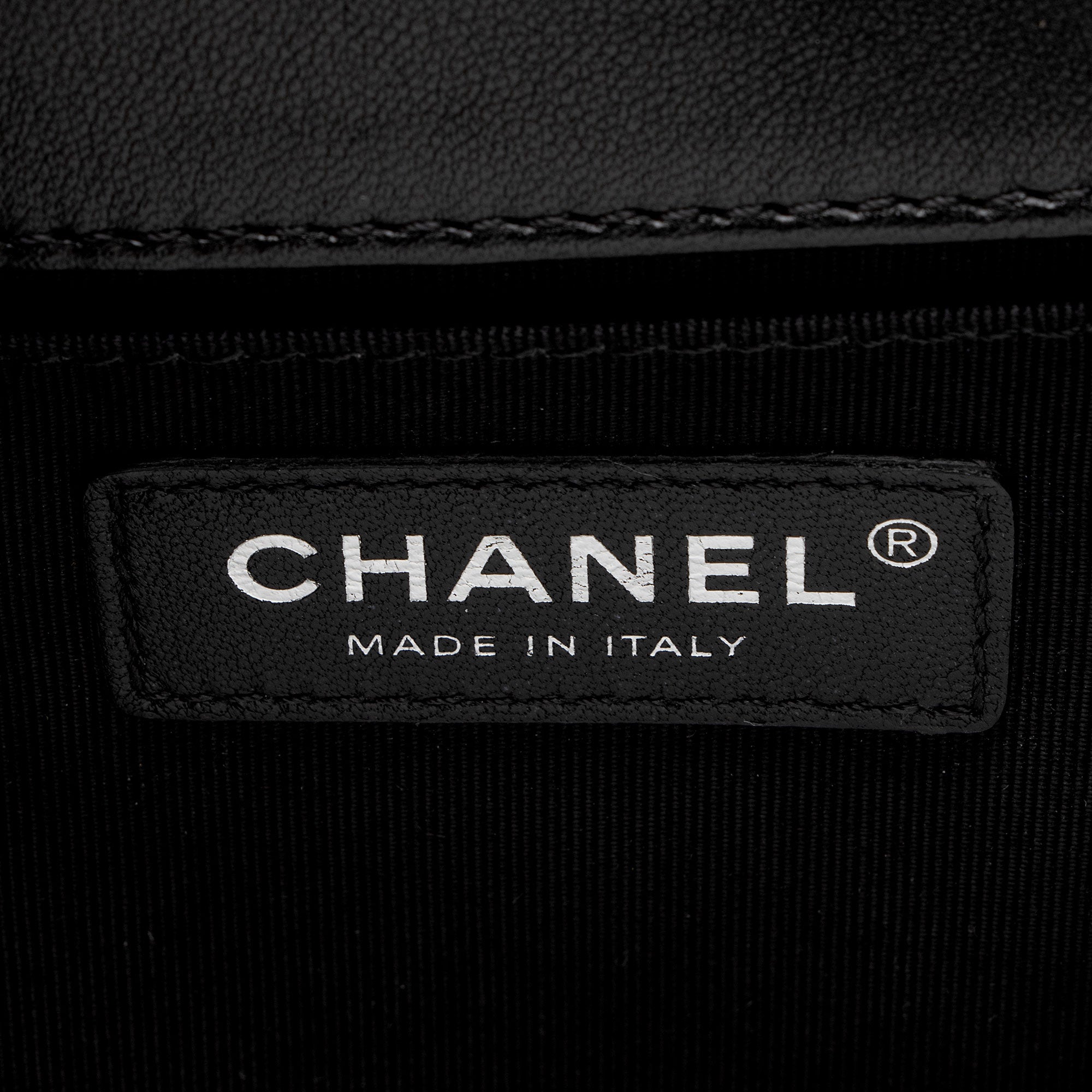 Chanel Lambskin Old Medium Boy Bag (SHF-hdtBBY)
