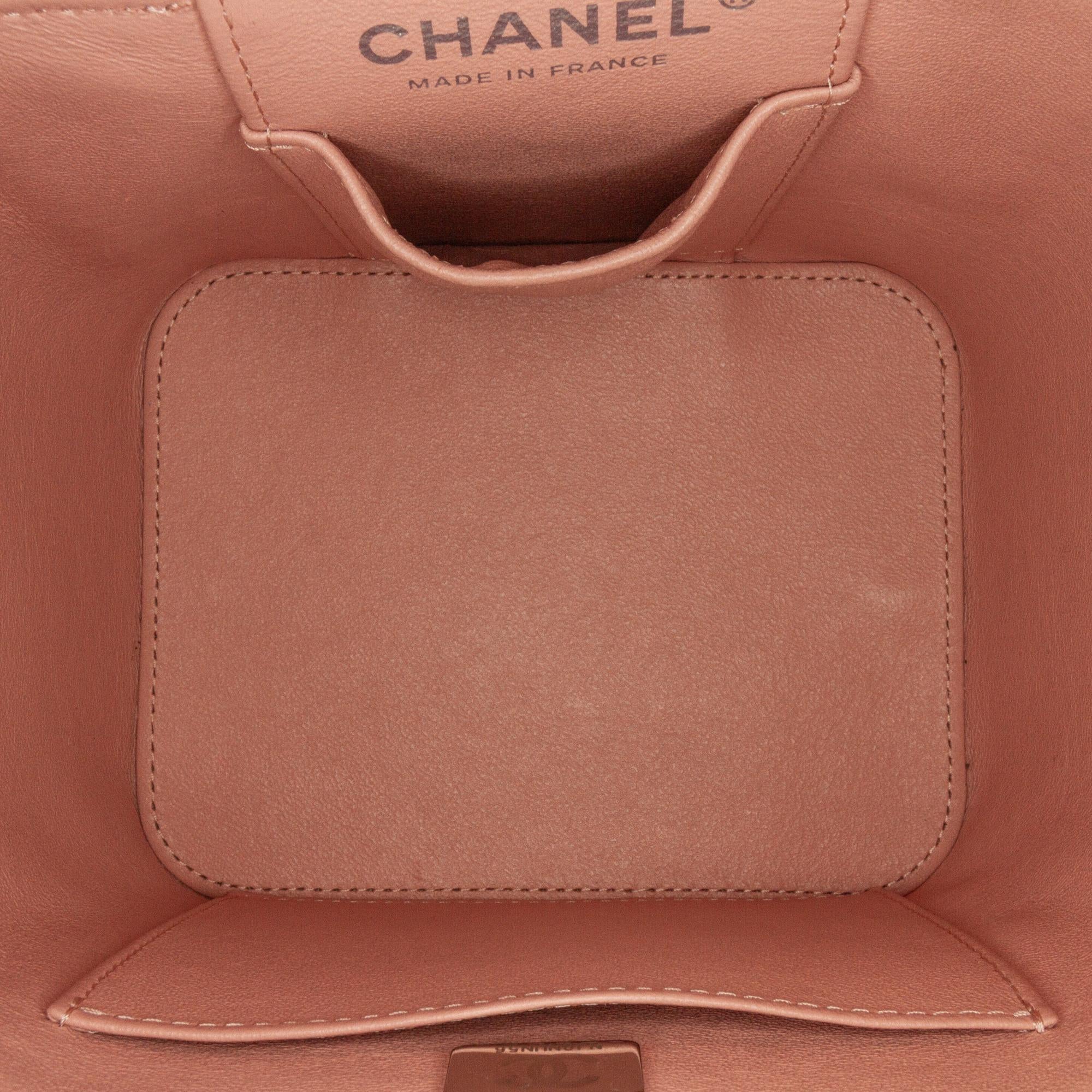 Chanel Lambskin Top Handle Vanity Case with Chain (SHG-K2wZoF)