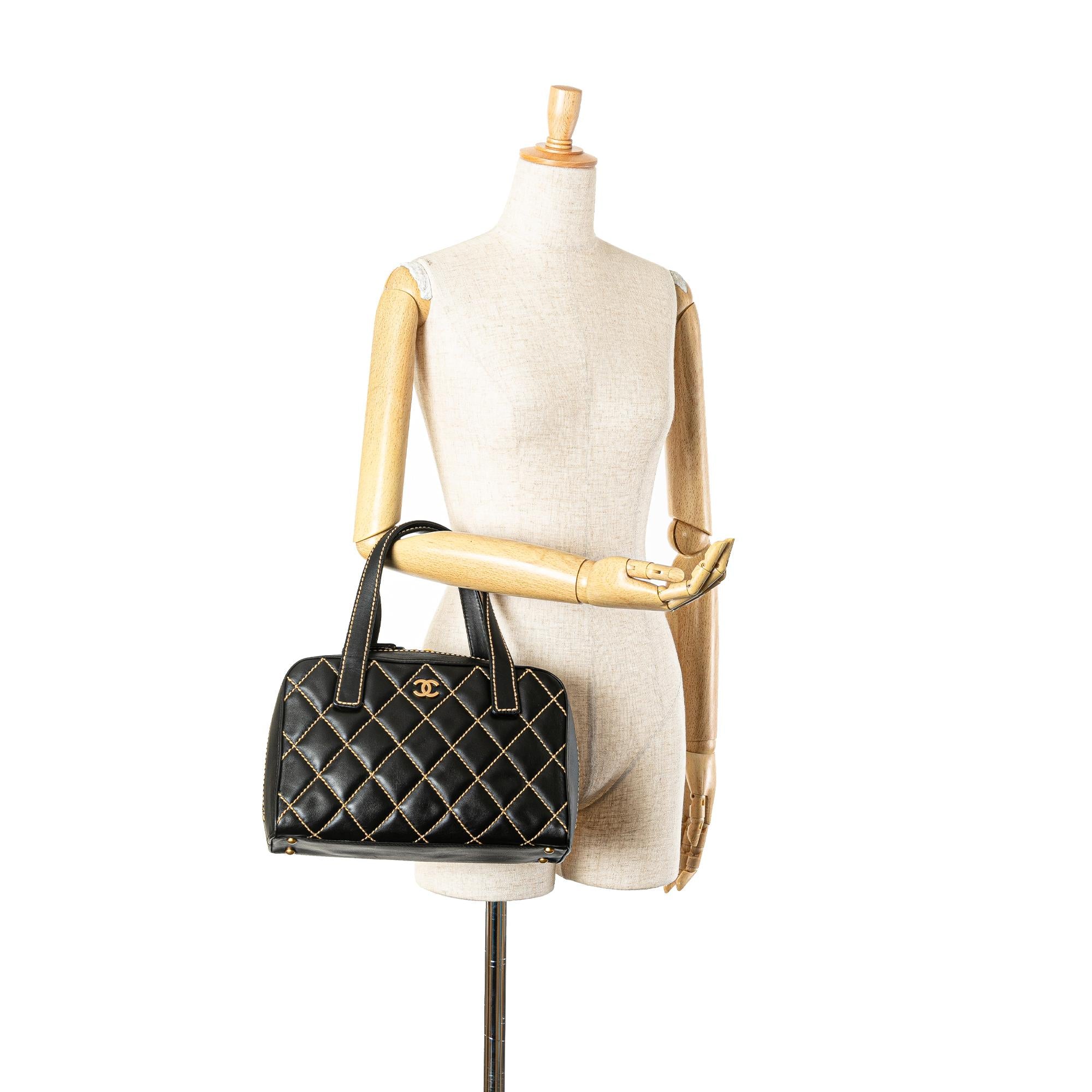Chanel Lambskin Wild Stitch Handbag (SHG-xmx7gP)