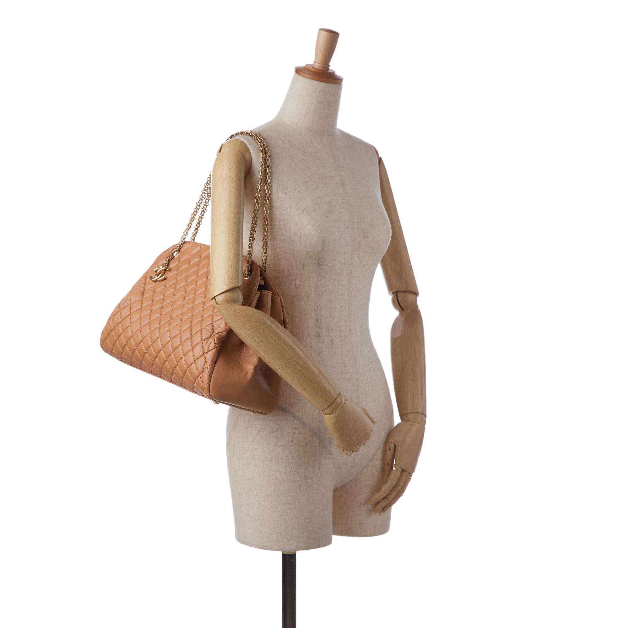 Chanel Large Just Mademoiselle Bowler Bag (SHG-wCNs3q)