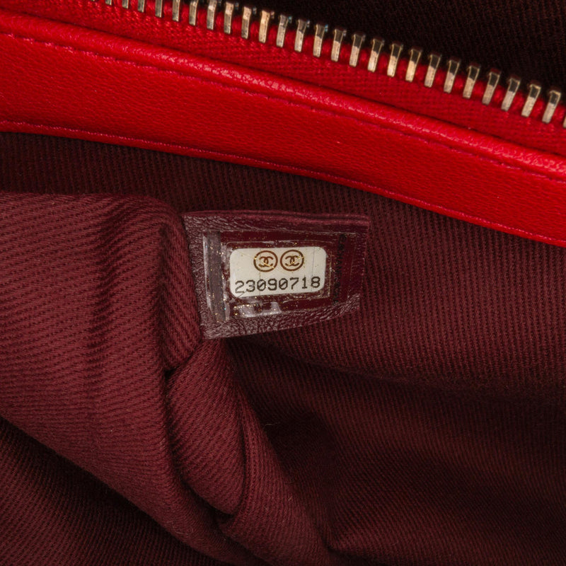 Chanel Large Paris Rome Calfskin Trapezio Bag (SHG-qXqdR0)