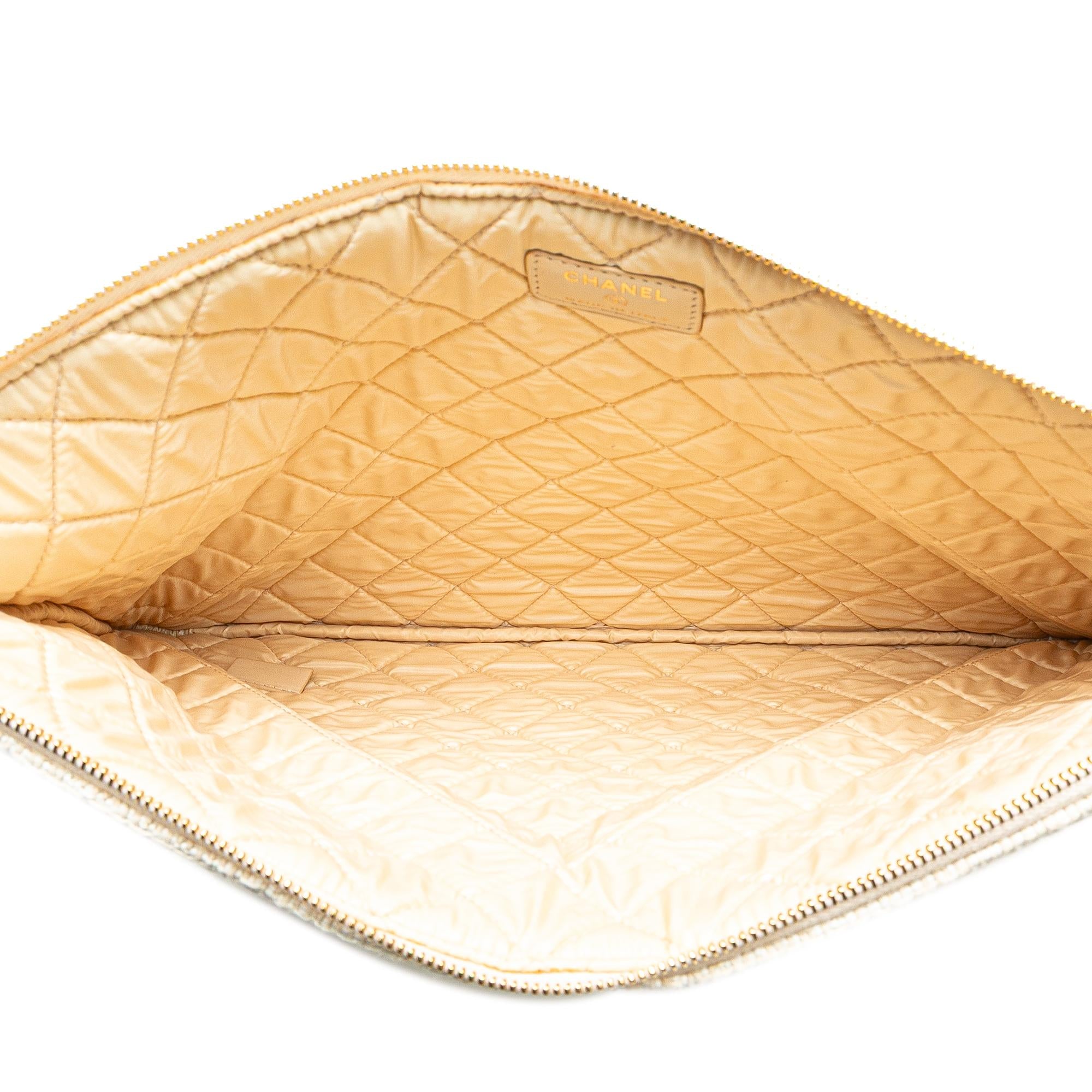 Chanel Large Raffia Deauville O Case Clutch