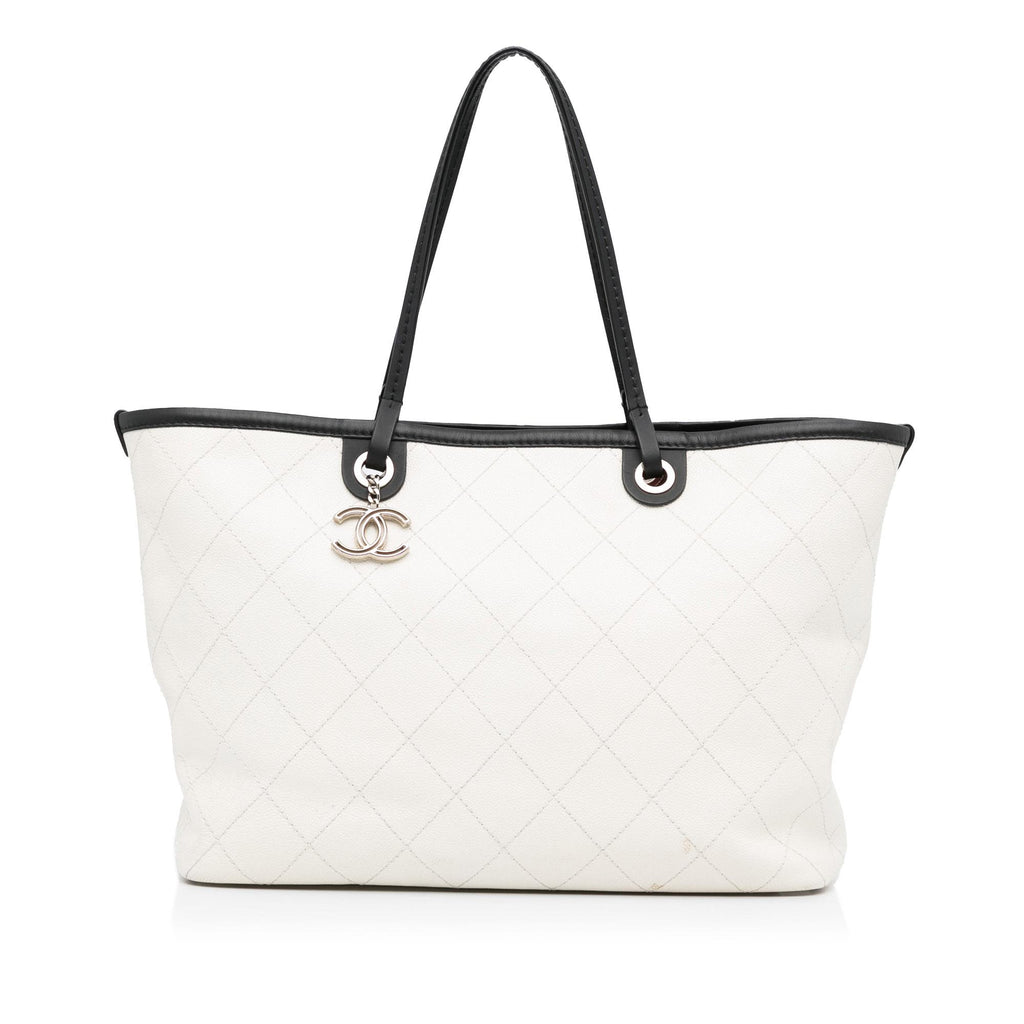 Chanel Large Shopping Fever Tote (SHG-1I5DJd) – LuxeDH