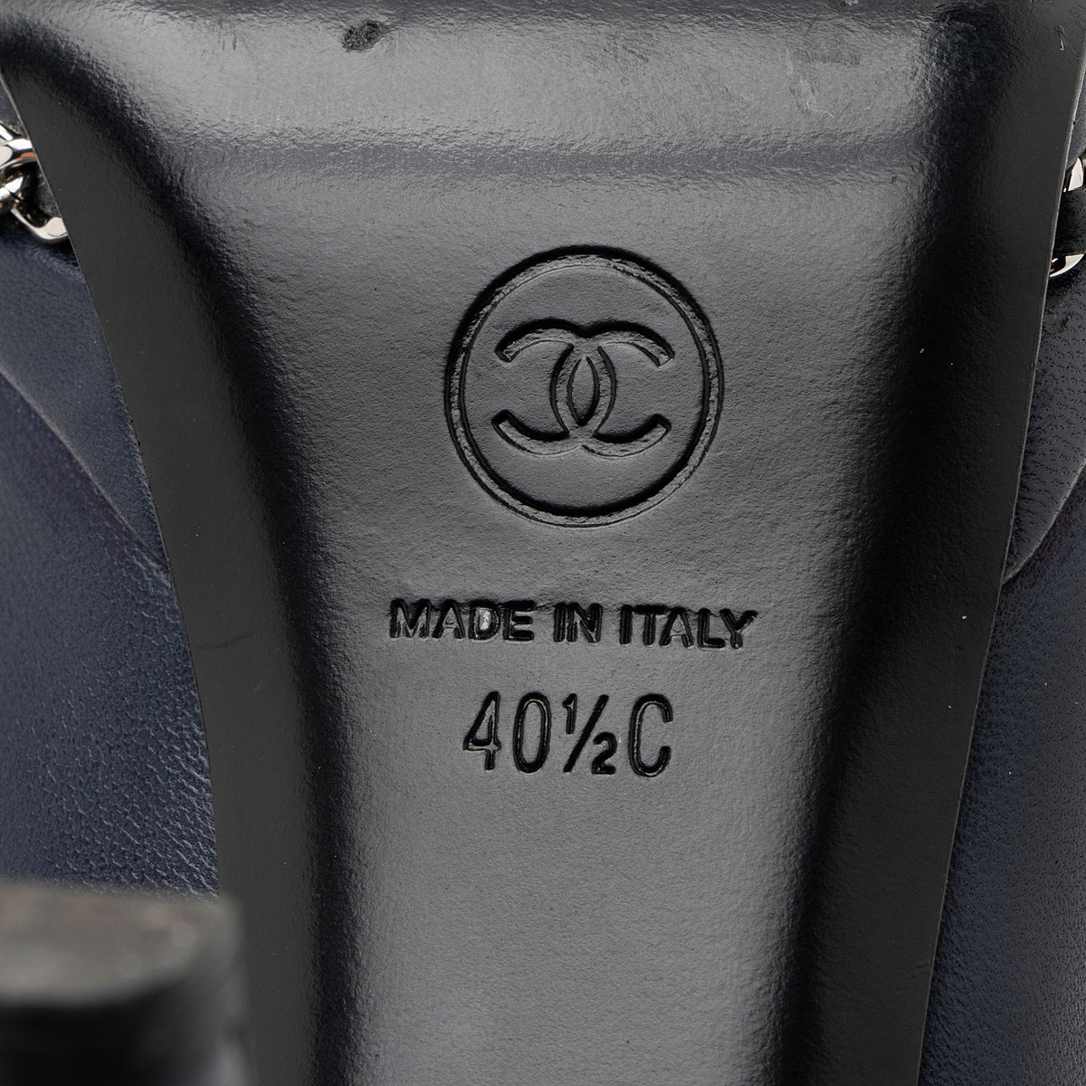 CHANEL Black Leather Silver Tone Interlocking CC Logo Made in Italy Chanel Patent Leather Classic Maxi Double Flap Bag (SHF-23340) main image 4
