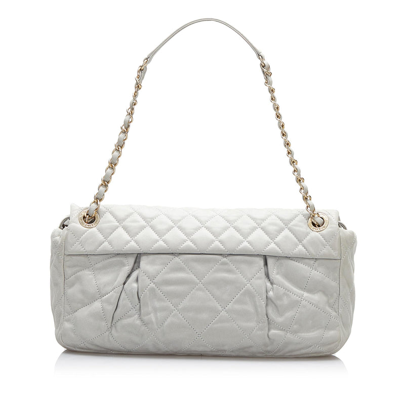Chanel Matelasse Easy Shoulder Bag (SHG-AhFlRg) – LuxeDH