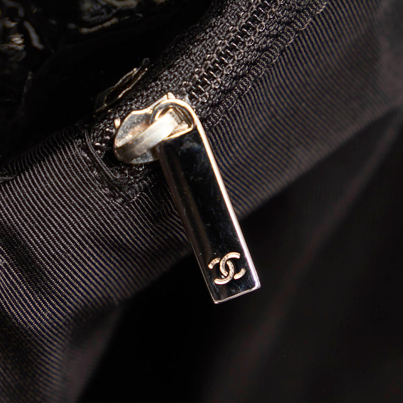 Chanel Matelasse Patent Leather Tote Bag (SHG-r9UFCD)