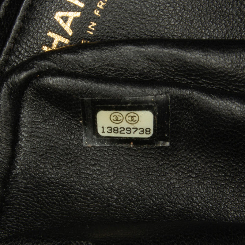 Chanel Maxi Classic Caviar Single Flap Bag (SHG-MTMiOb)