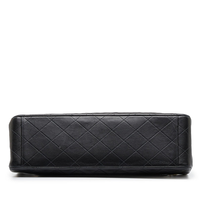 Chanel Maxi Classic Lambskin Double Flap (SHG-V4WtgE)