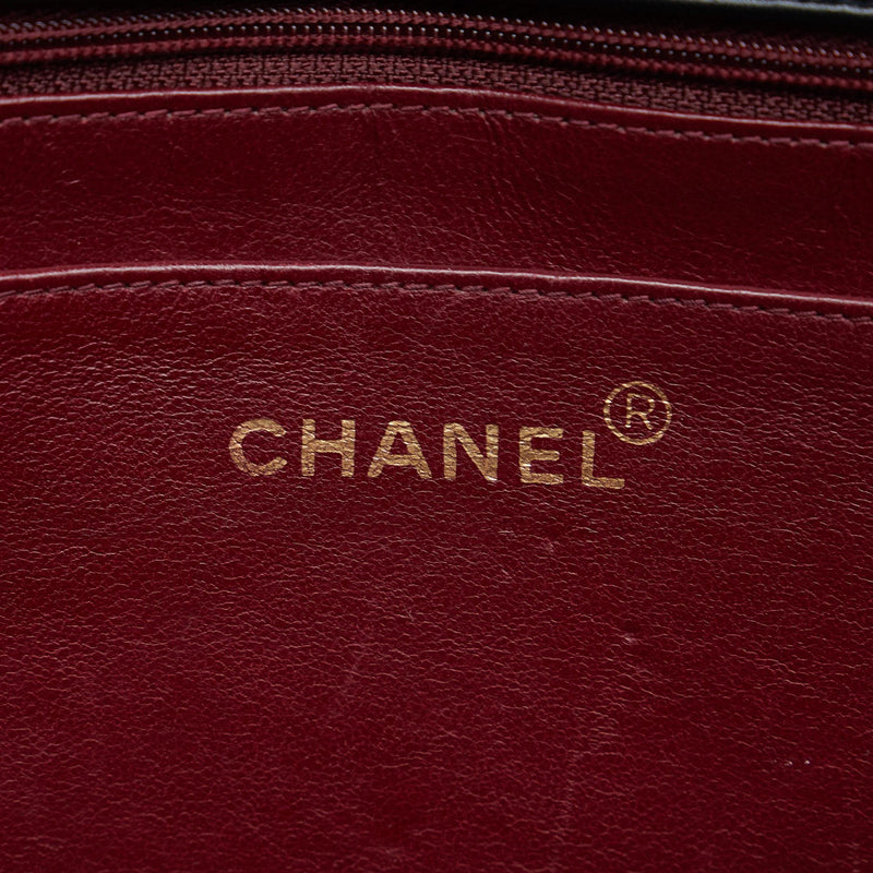 Chanel Maxi Classic Lambskin Single Flap (SHG-bNolFY)