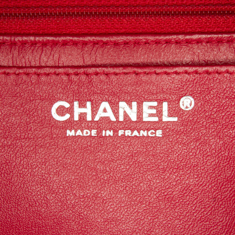 Chanel Maxi Classic Lambskin Single Flap (SHG-xV8Ciu)