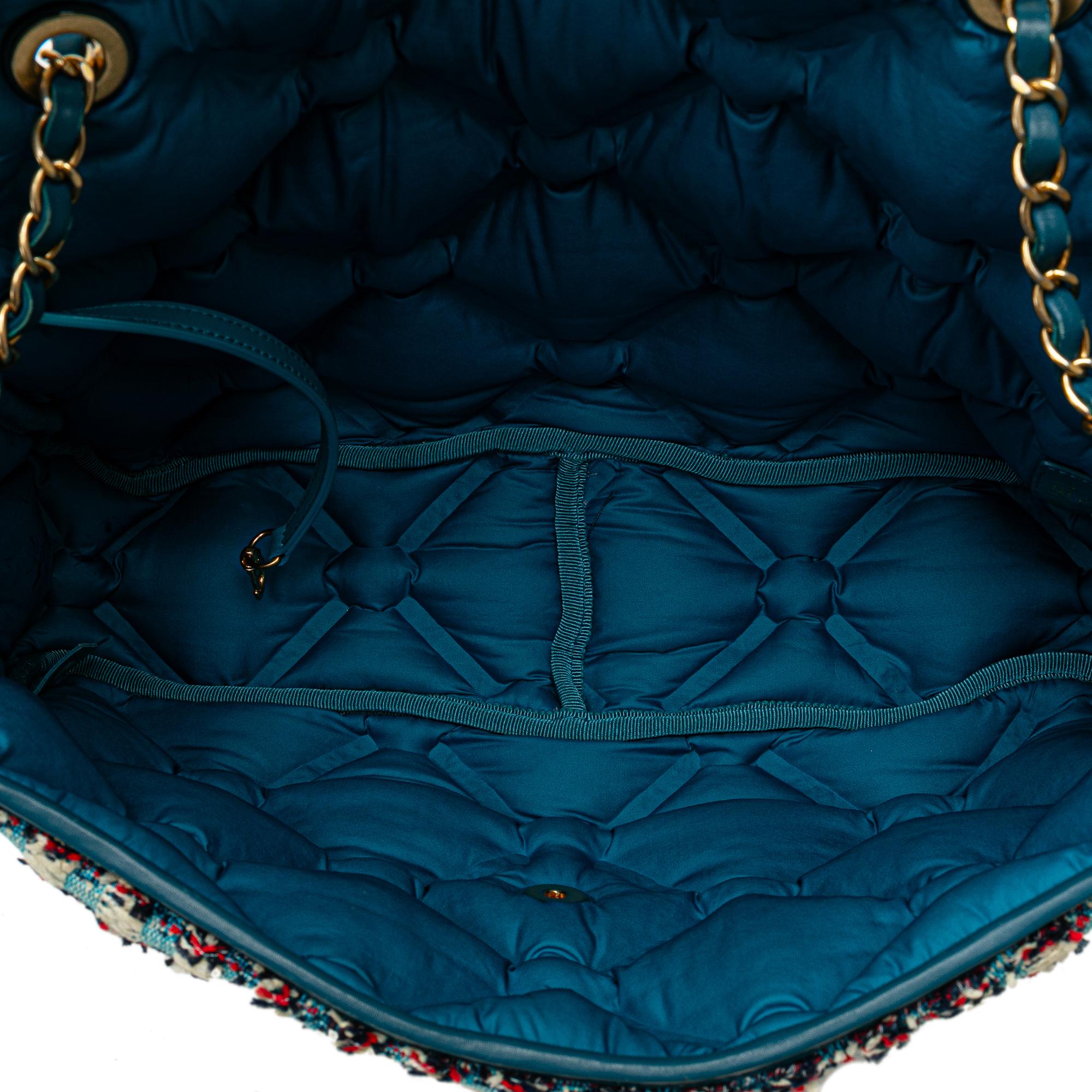 Chanel Maxi Tweed Chesterfield Single Flap (SHG-t8PRWy)