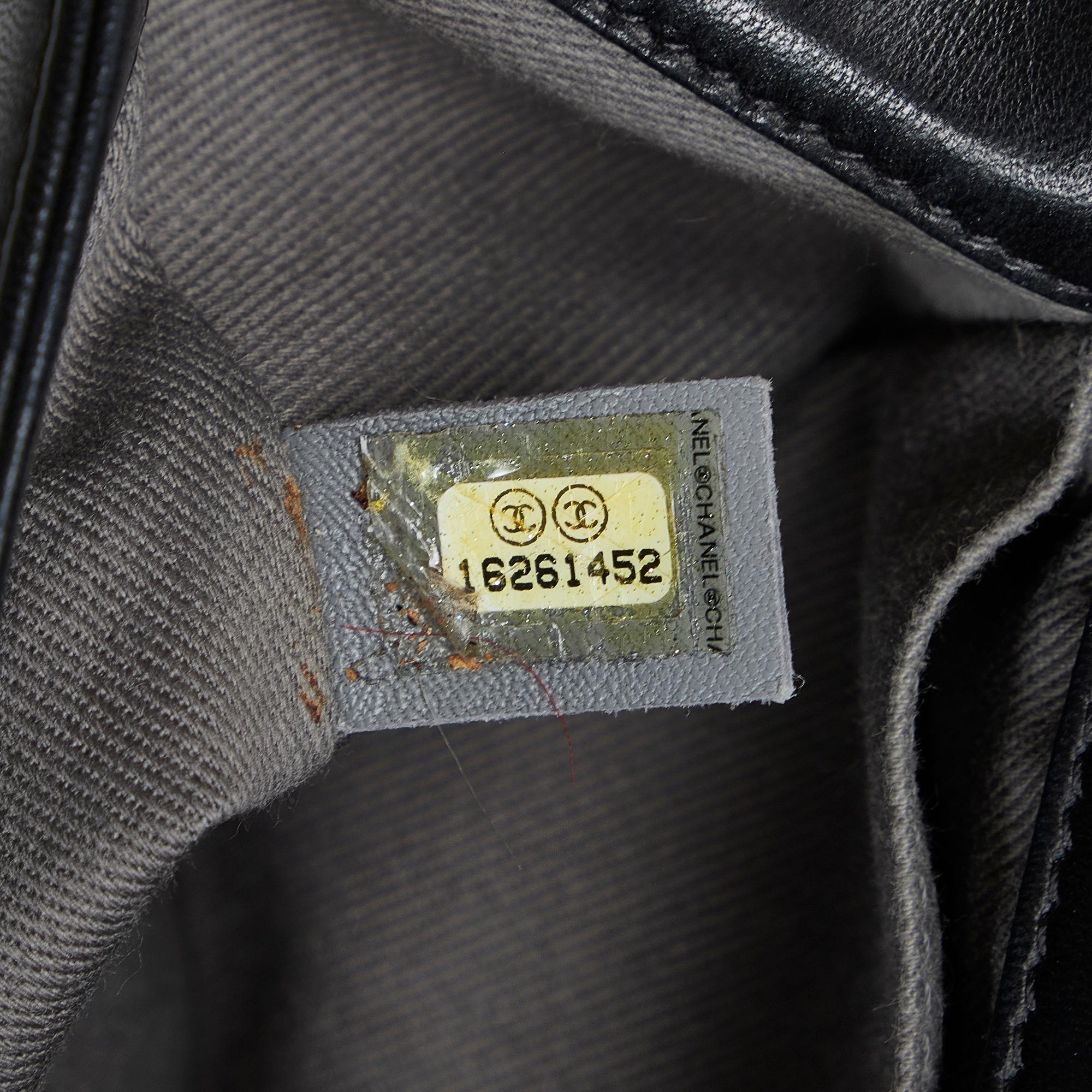 Chanel Medium Boy Bag (SHG-BOOAMQ)