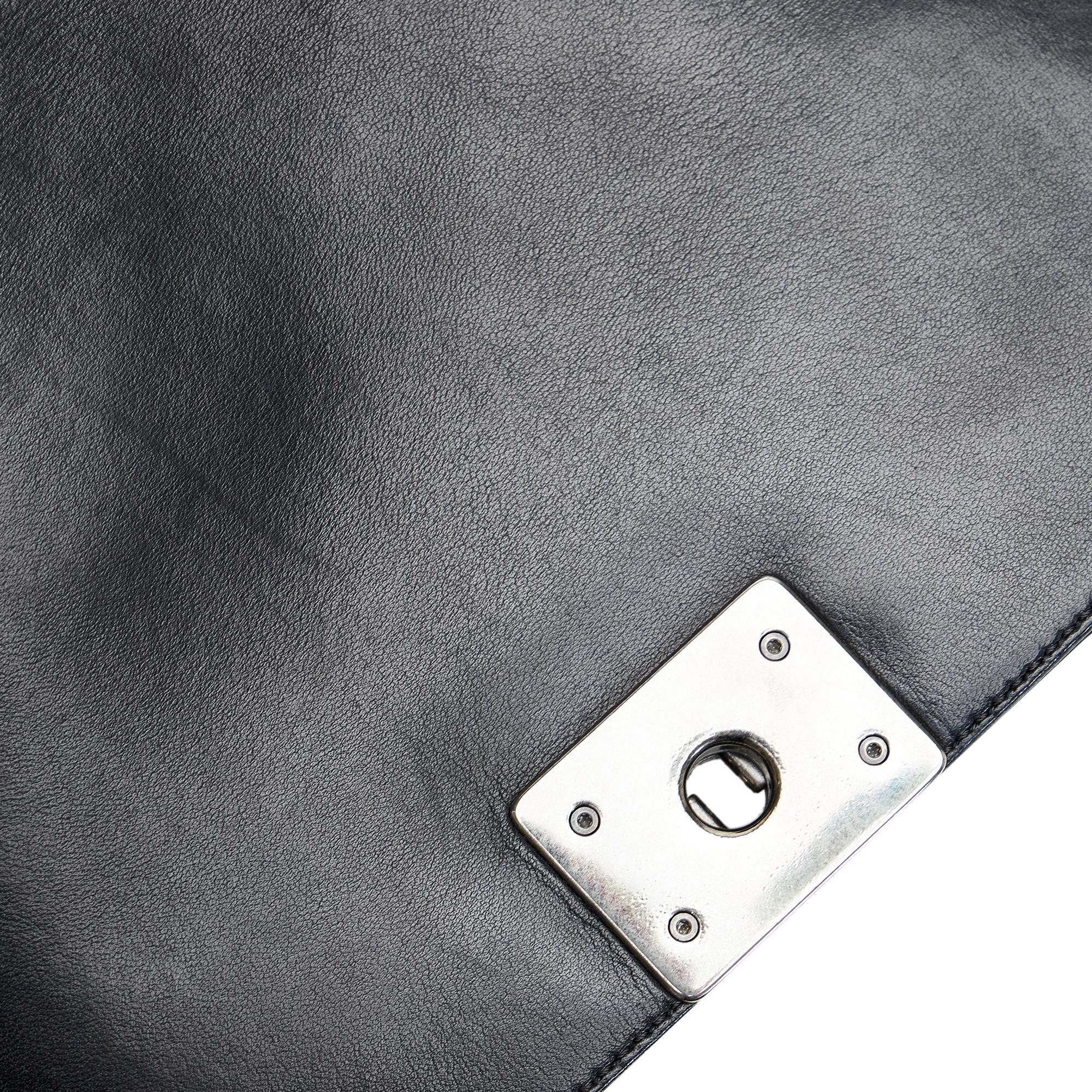 Chanel Medium Boy Bag (SHG-BOOAMQ)