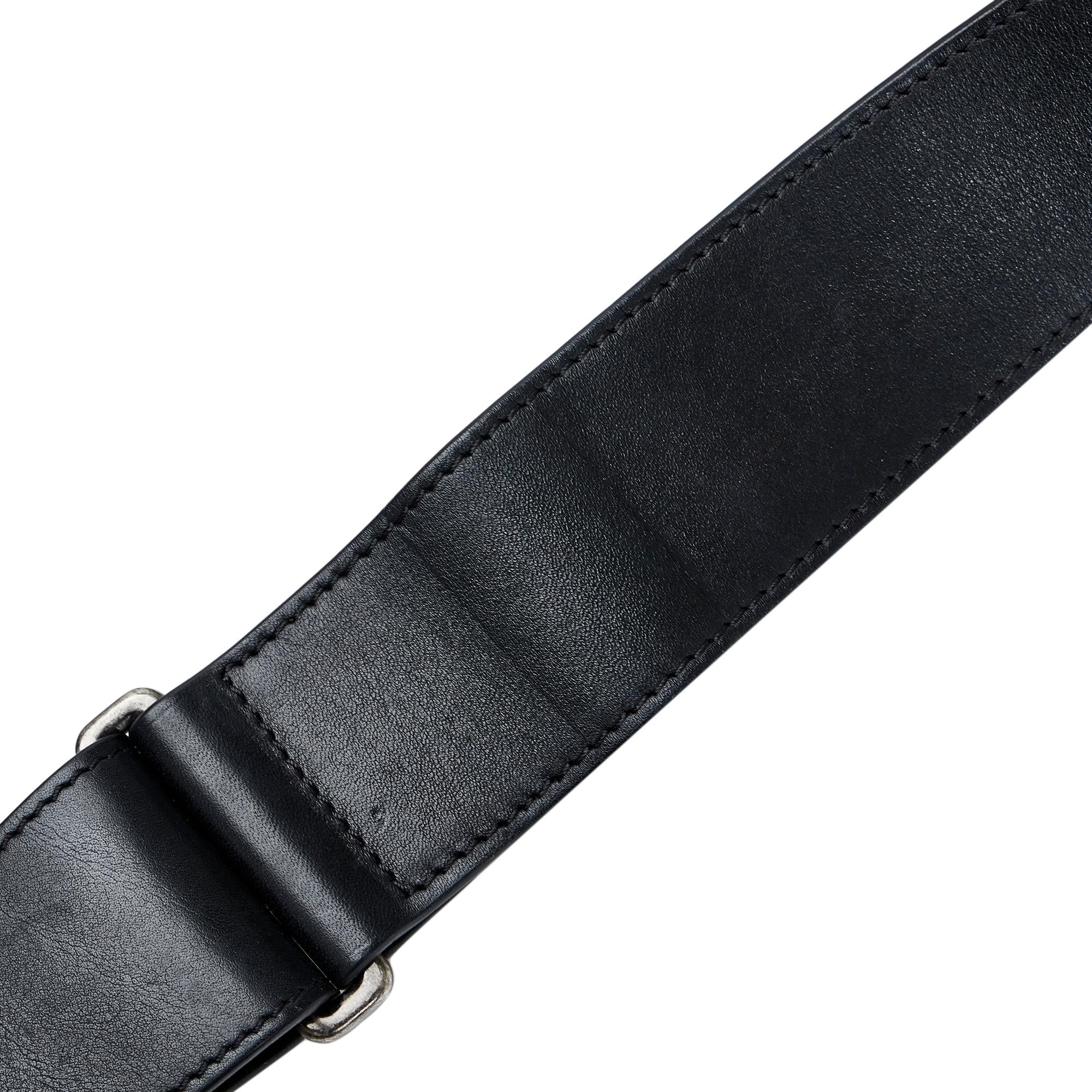 Chanel Medium Boy Bag (SHG-BOOAMQ)