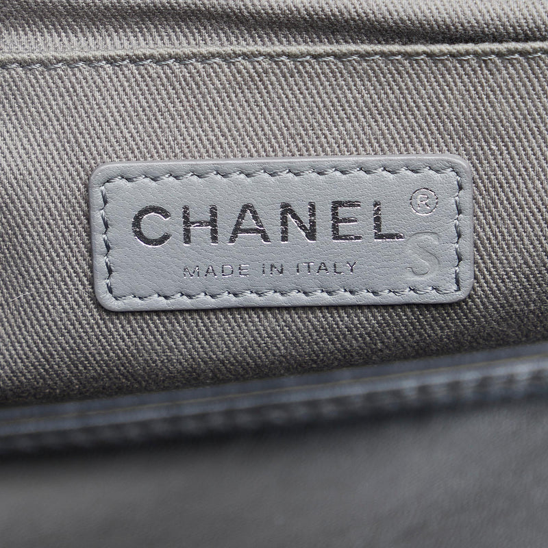 Chanel Medium Boy Bag (SHG-BOOAMQ)