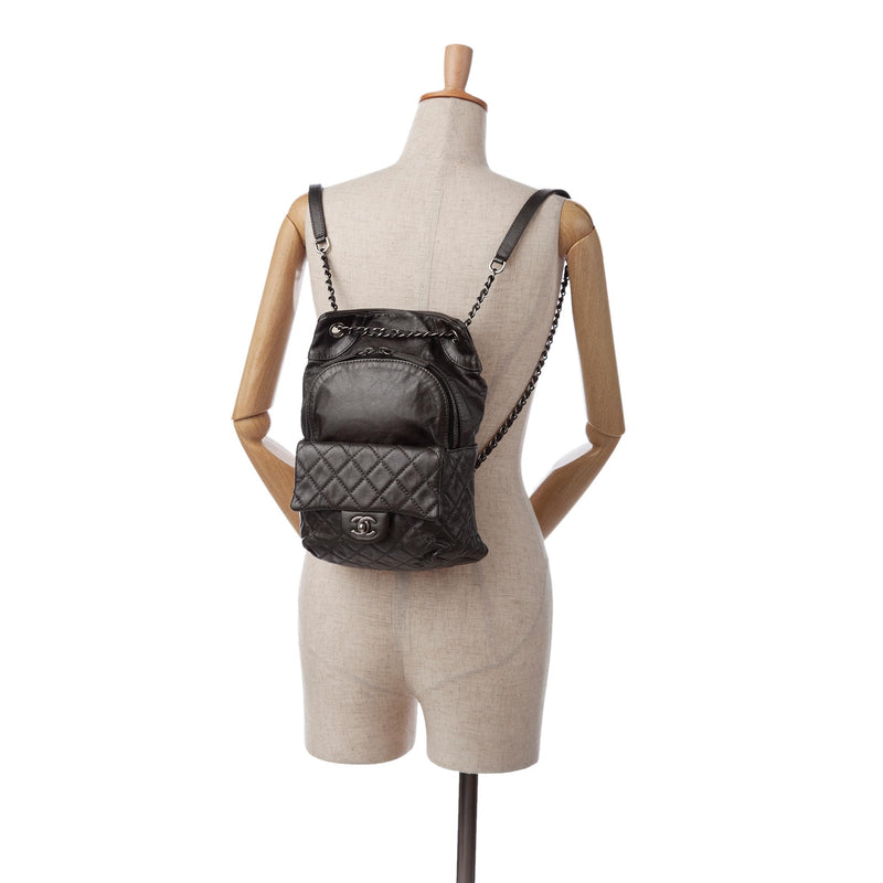Chanel Medium CC Lambskin Drawstring Flap Backpack (SHG-rggGda