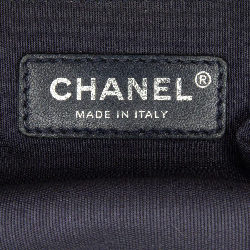 Chanel Medium Calfskin Embossed Painted Chevron Boy Flap (SHG-94iZ8u)