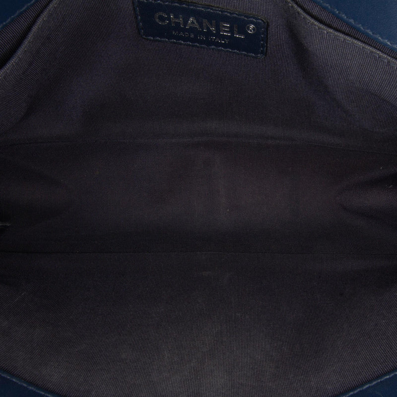 Chanel Medium Calfskin Embossed Painted Chevron Boy Flap (SHG-94iZ8u)