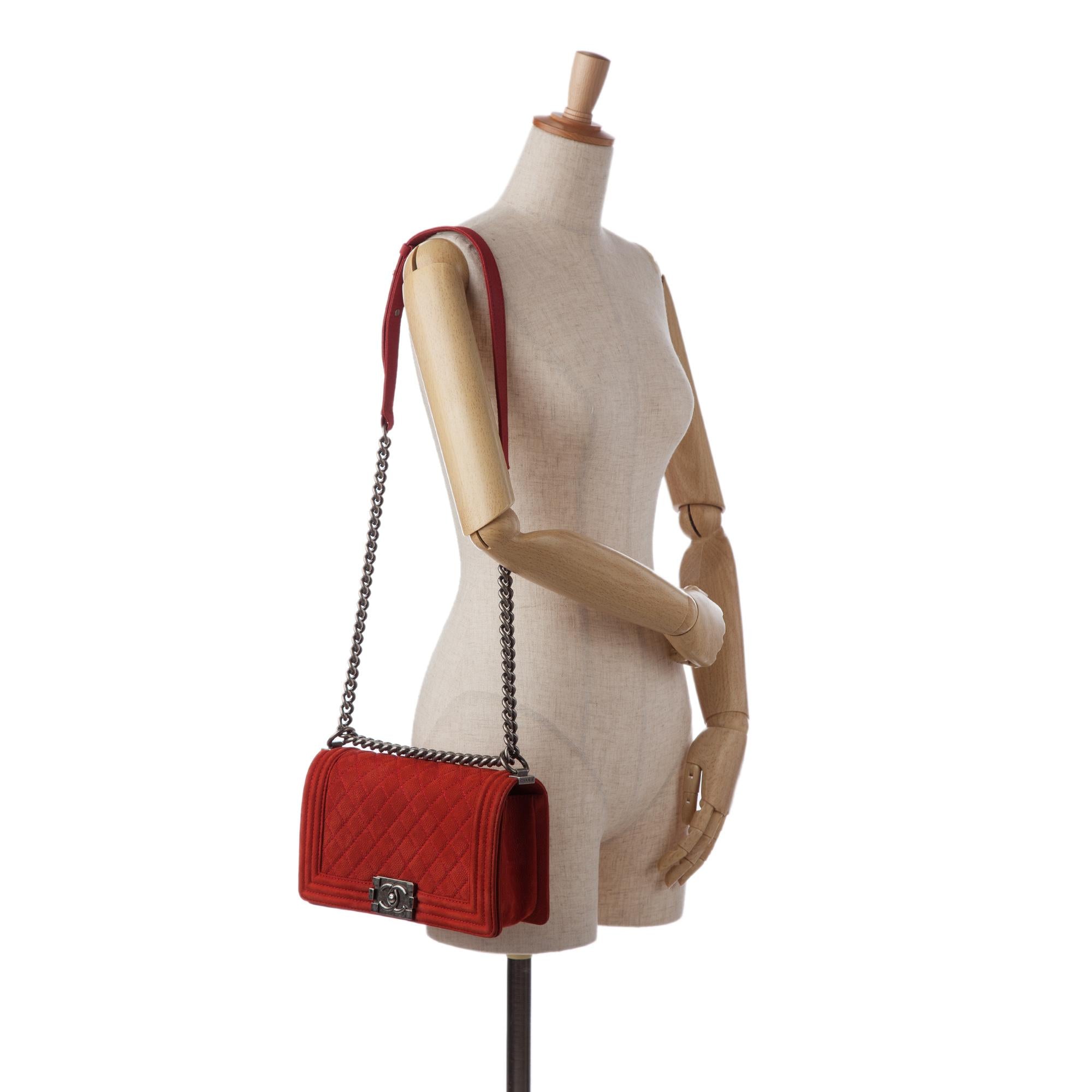 Chanel Medium Caviar Boy Flap Bag (SHG-d9XSxK)