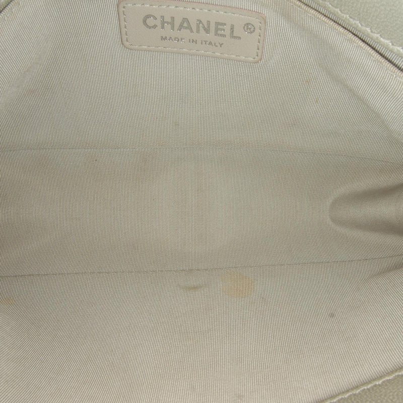 Chanel Medium Caviar Boy Flap Bag (SHG-ajMQXj)