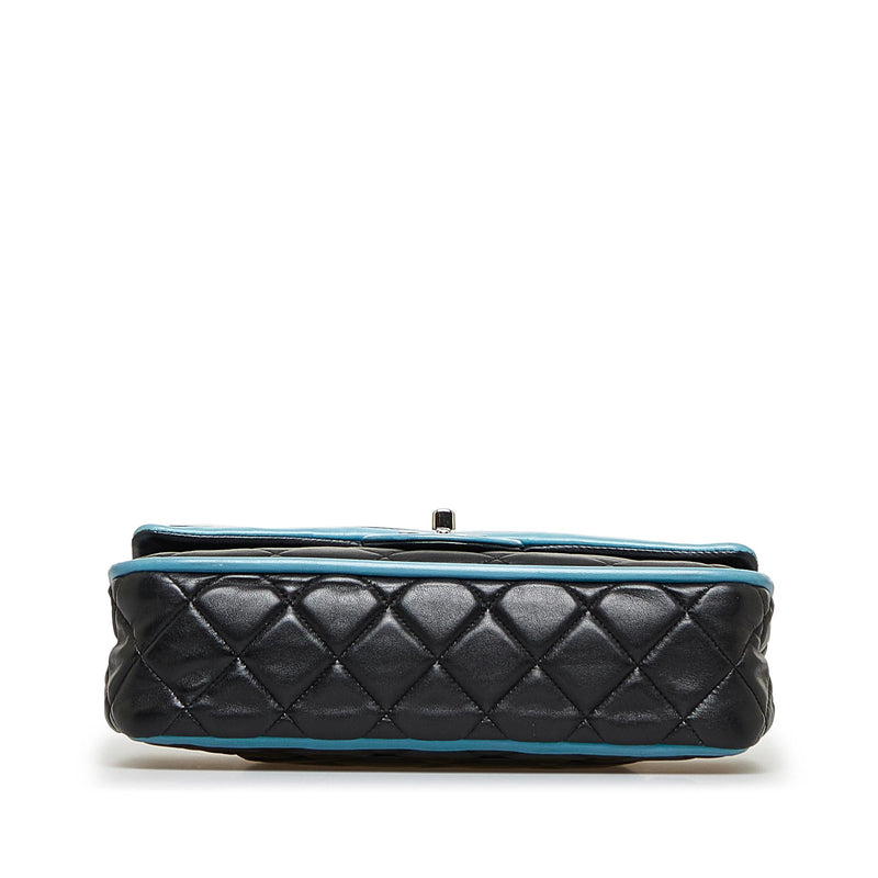 Chanel Classic Medium Lambskin Double Flap Bag (SHG-ZYKkx6) – LuxeDH