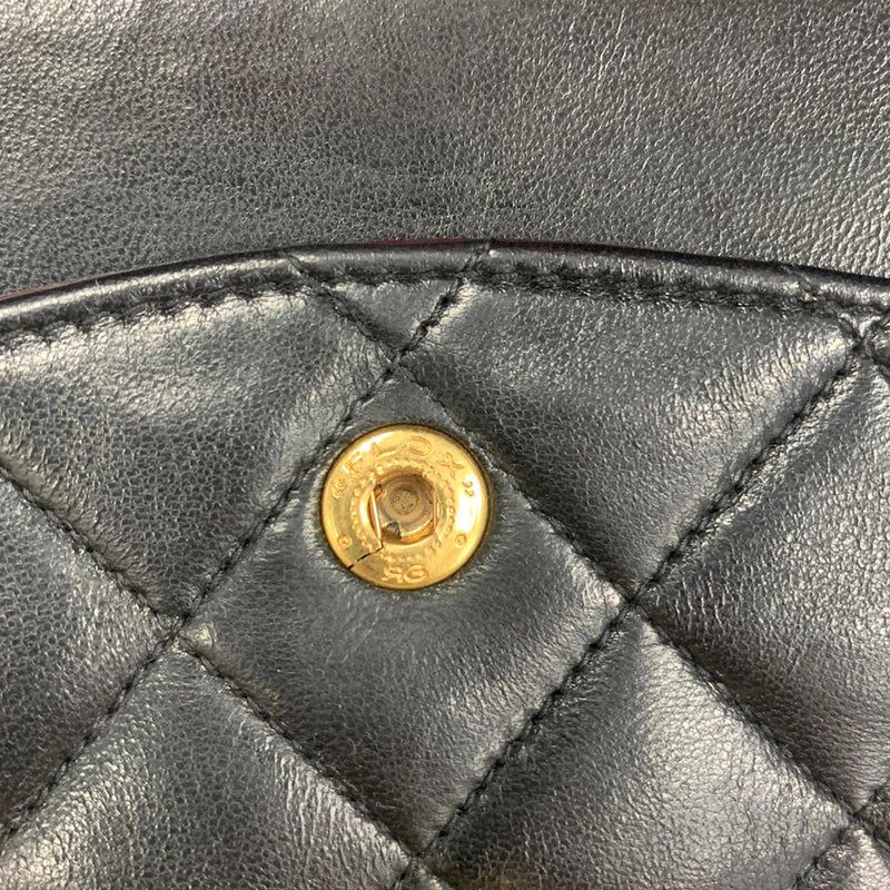 Chanel Medium Classic Lambskin Double Flap Bag (SHG-YexE8E)