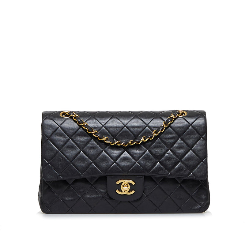 Chanel Medium Classic Lambskin Double Flap Bag (SHG-YexE8E)