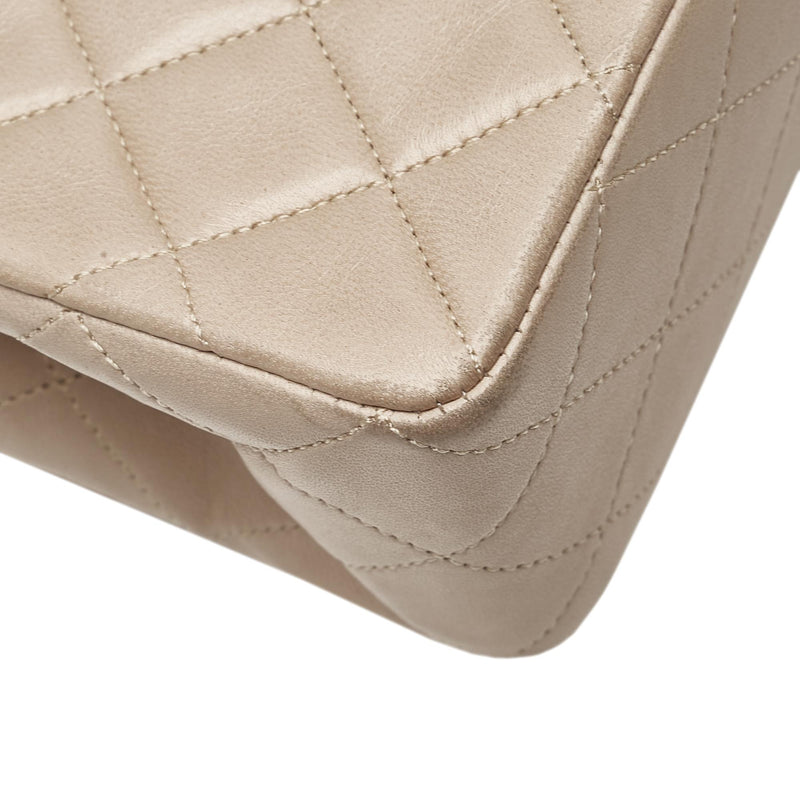 Chanel Medium Classic Lambskin Double Flap (SHG-5D9hdy)