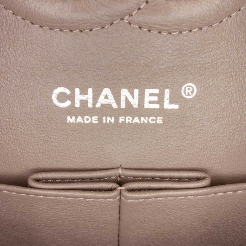 Chanel Medium Classic Patent Double Flap (SHG-3h9zSy)