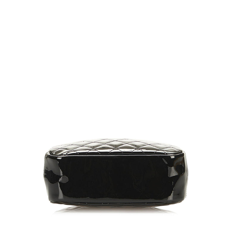 Chanel Medium Curvy Cosmetic Pouch (SHG-rMKslc)