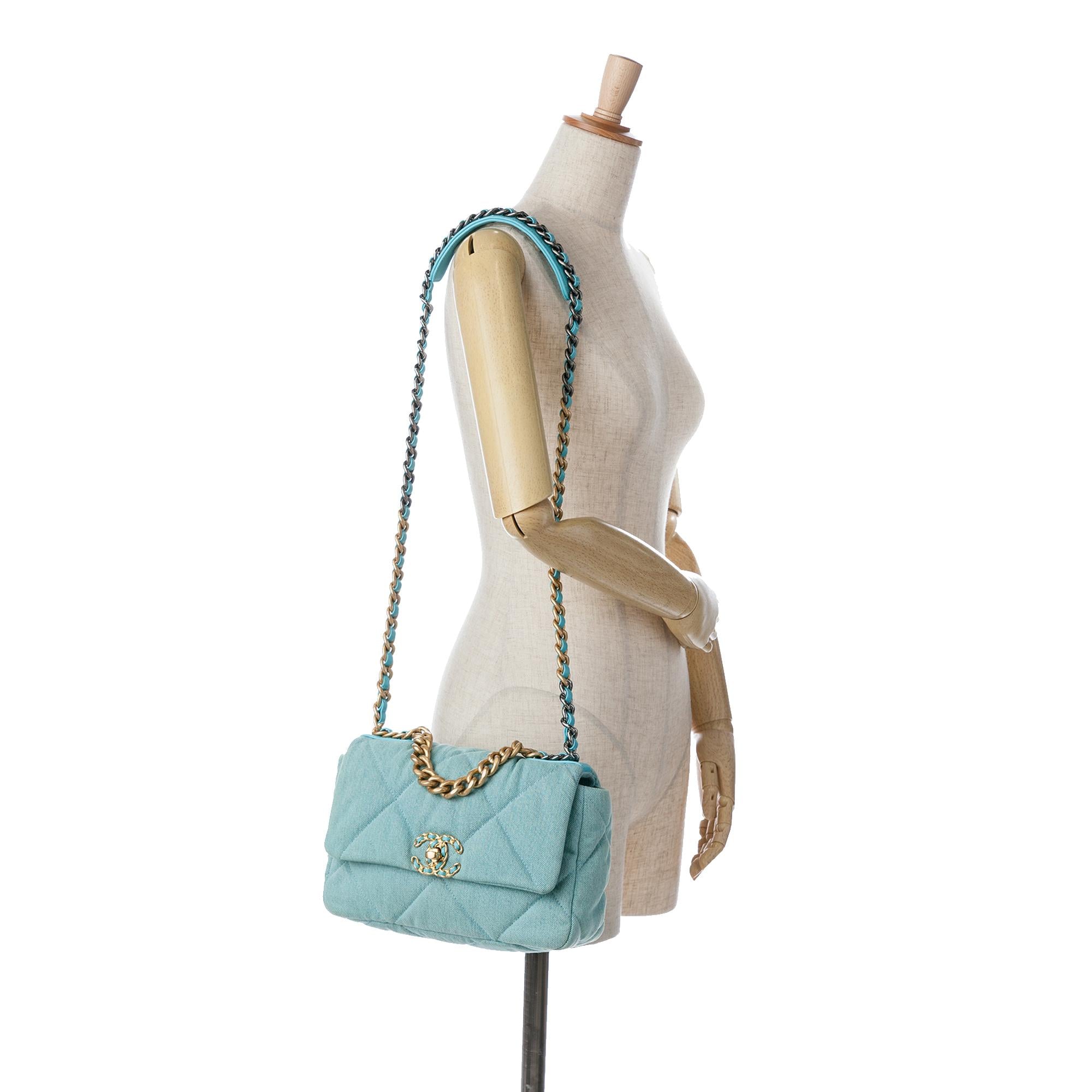 Chanel Medium Denim 19 Flap Bag (SHG-eoEooV)