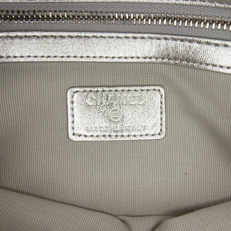 Chanel Medium Iridescent O-Case (SHG-ICtdcj)