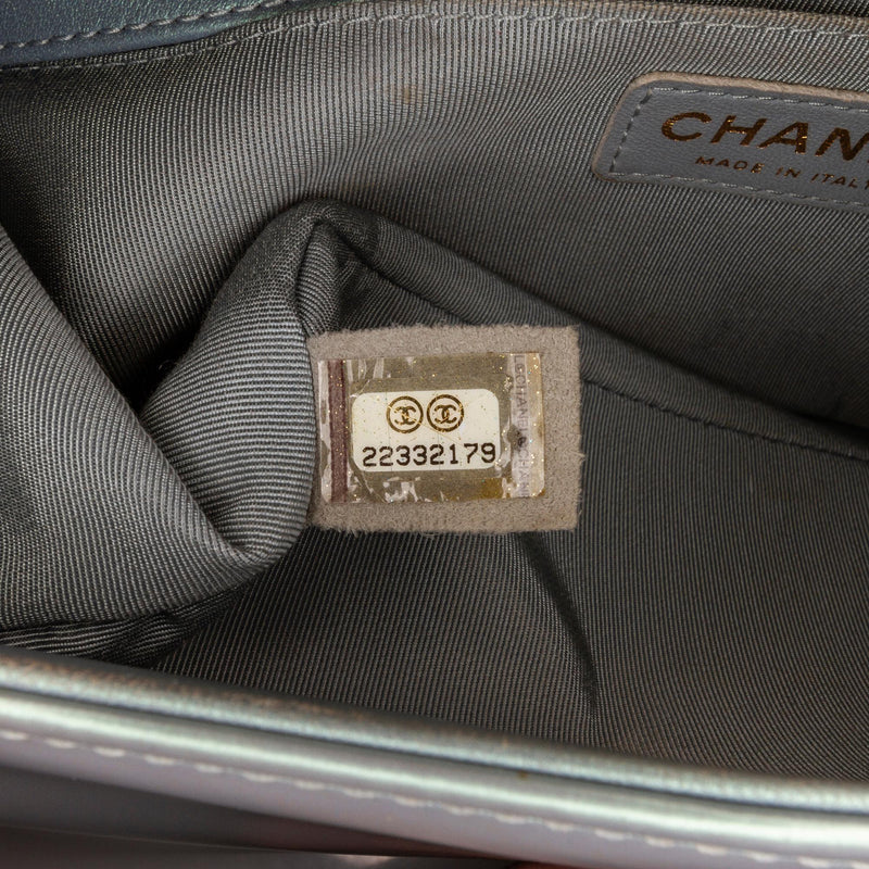 Chanel Medium Iridescent Patent Boy Flap (SHG-lOCDFl)