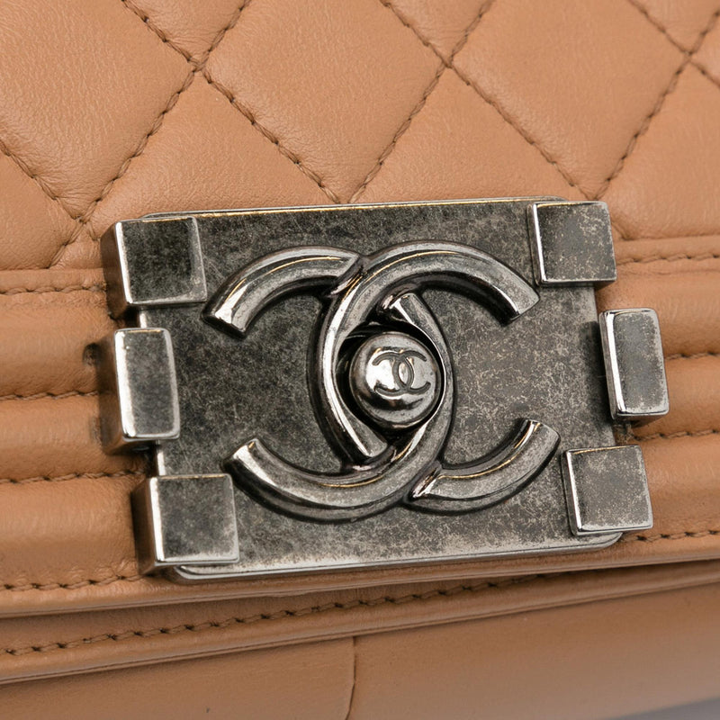 Chanel Medium Lambskin Boy Flap Bag (SHG-12u1uJ)
