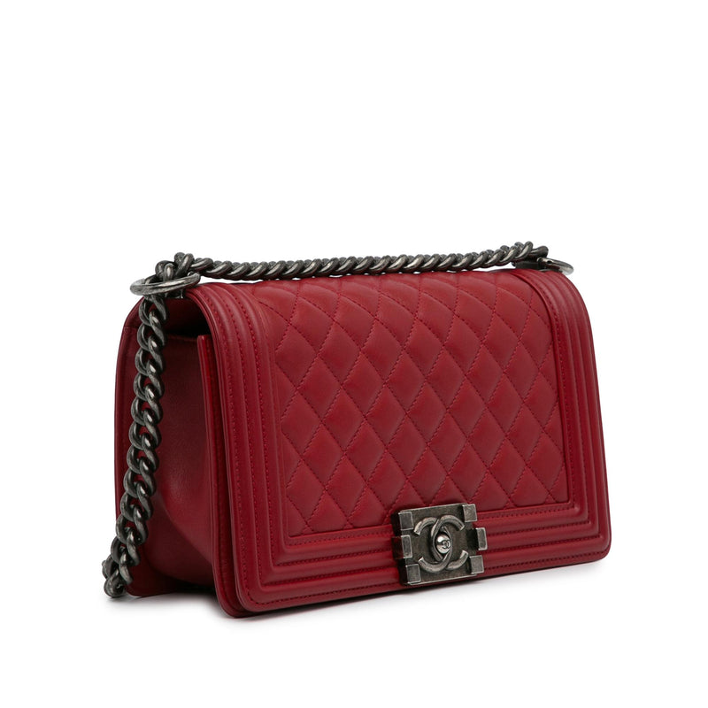 Chanel Medium Lambskin Boy Flap Bag (SHG-HGvn58)