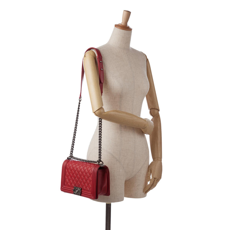 Chanel Medium Lambskin Boy Flap Bag (SHG-HGvn58)