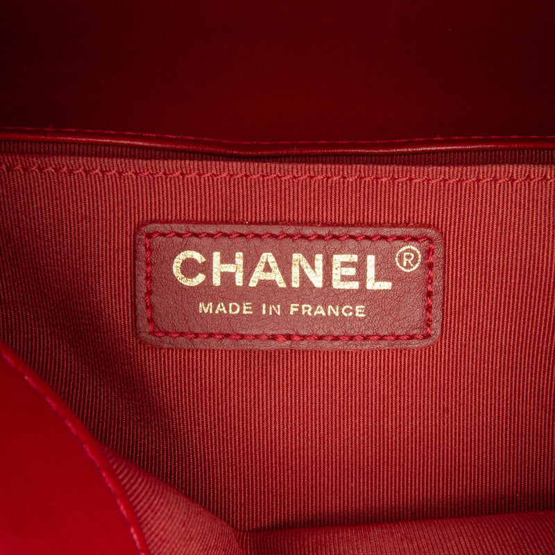 Chanel Medium Lambskin Boy Flap Bag (SHG-4DrSly)