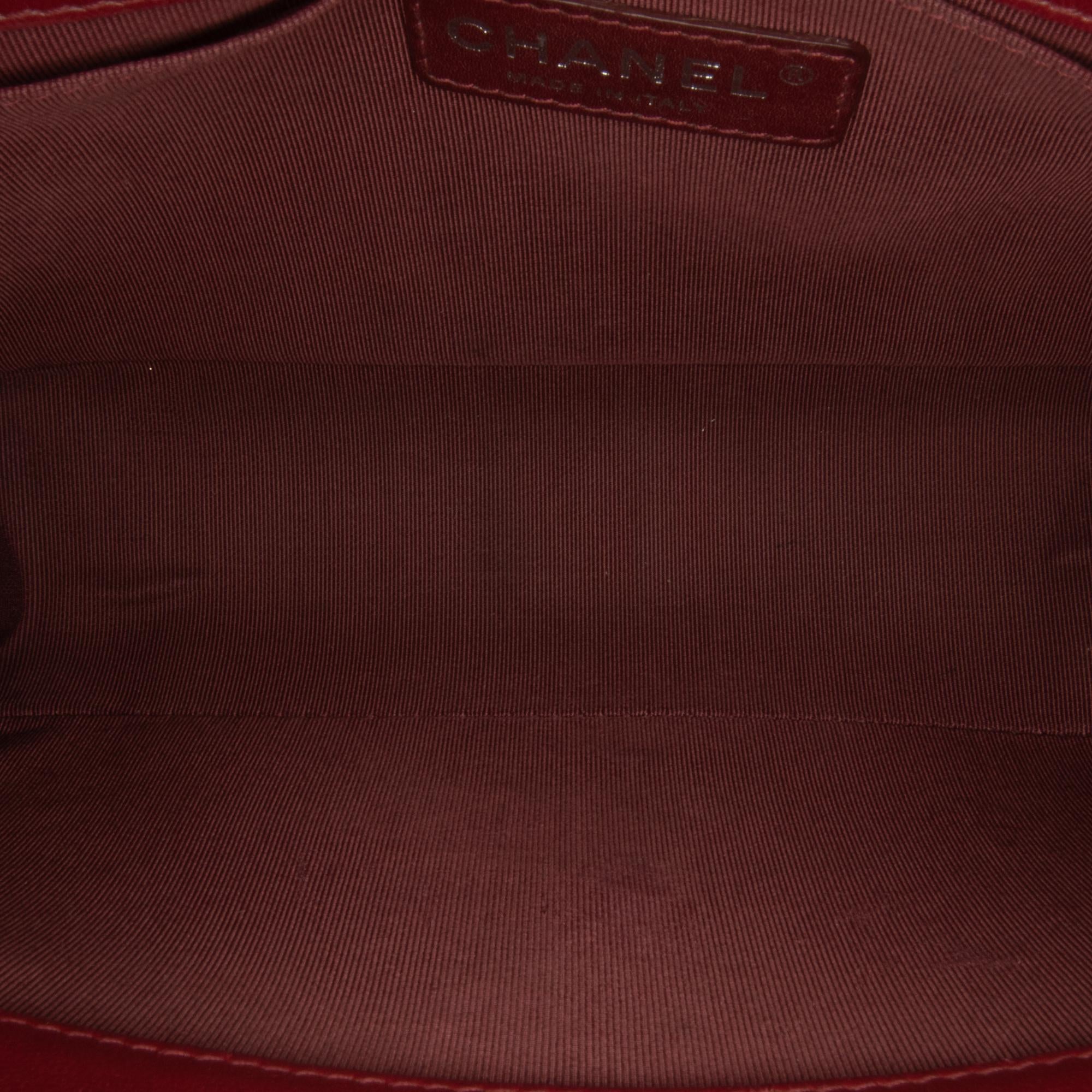 Chanel Medium Lambskin Boy Flap (SHG-c1RccM)
