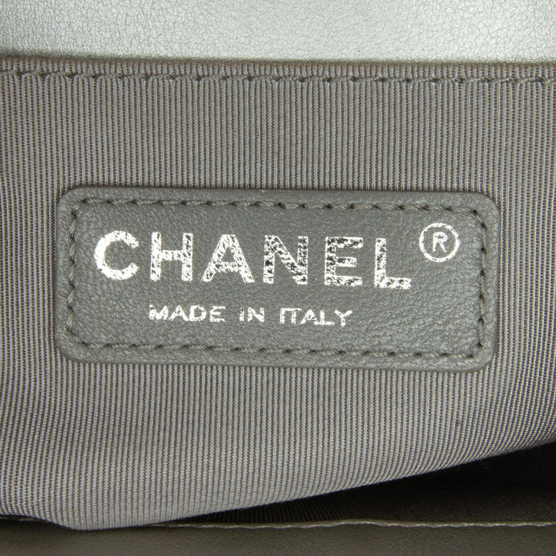 Chanel Medium Metallic Boy Flap (SHG-xCkeOz)