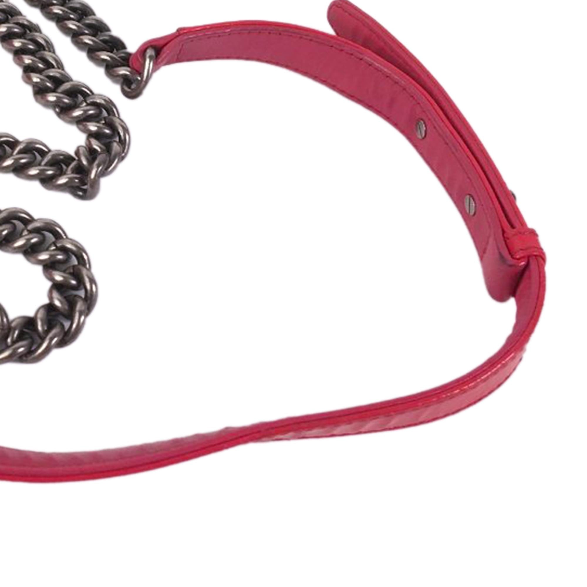 Chanel Medium Patent Boy Flap (SHG-Q9F2oG)