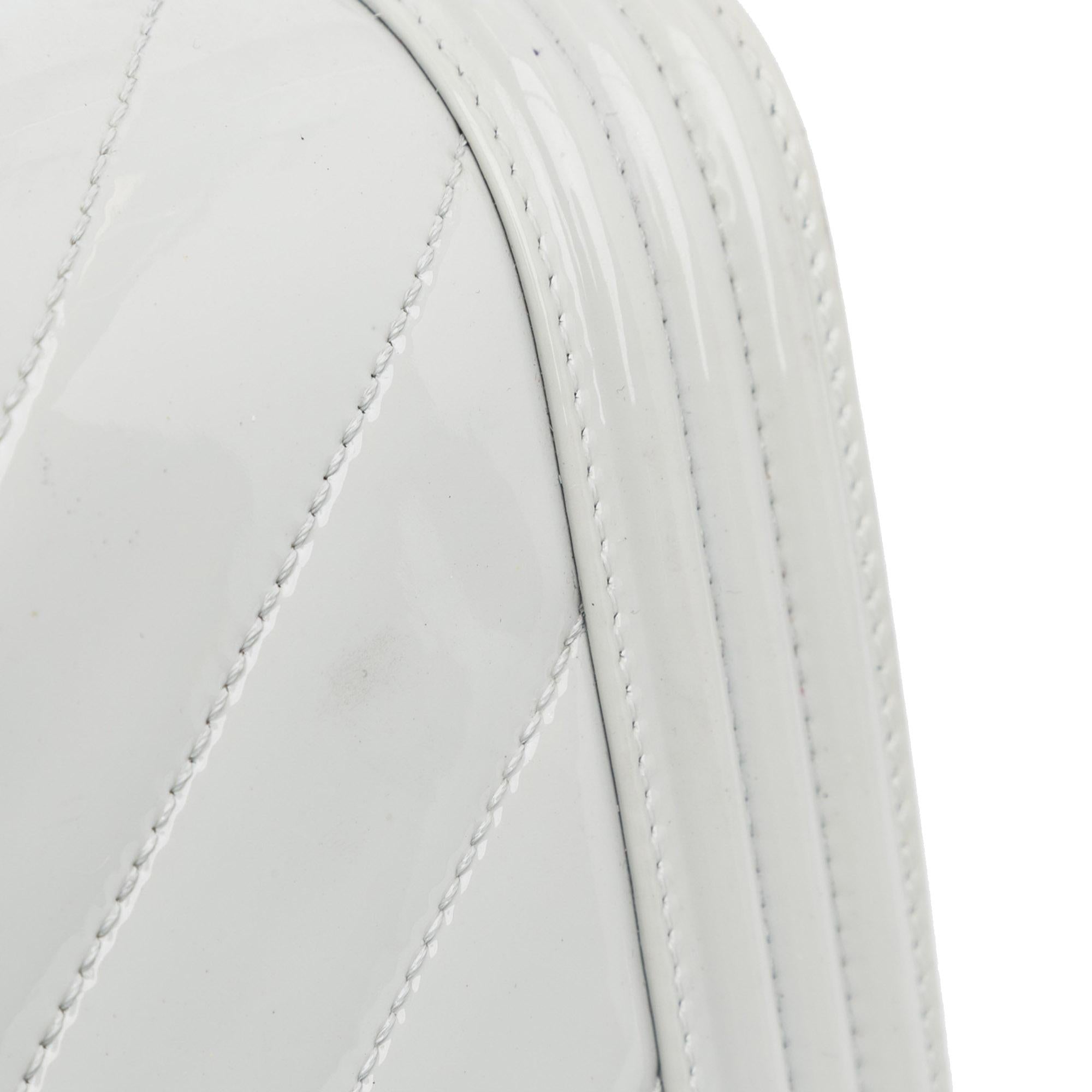 Chanel Medium Patent Boy Flap (SHG-xNr2HC)