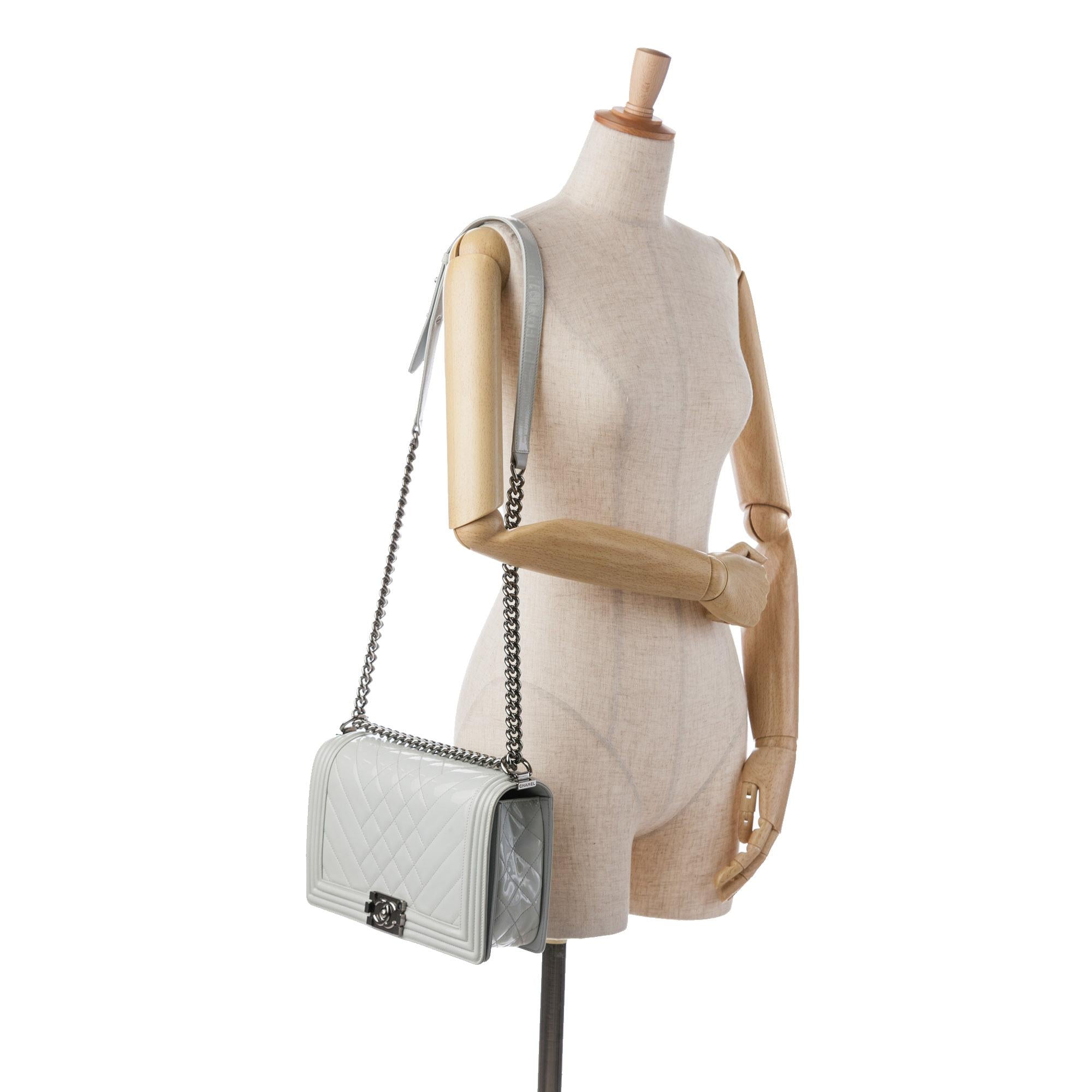 Chanel Medium Patent Boy Flap (SHG-xNr2HC)