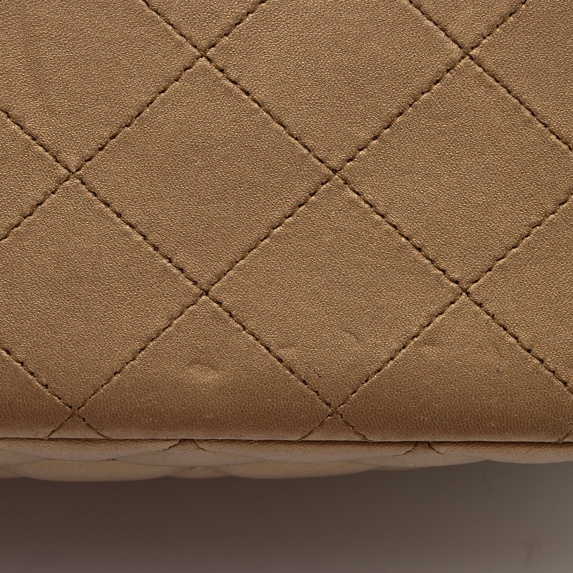 Chanel Metallic Lambskin Classic Maxi Double Flap Bag (SHF-kjT4fr)
