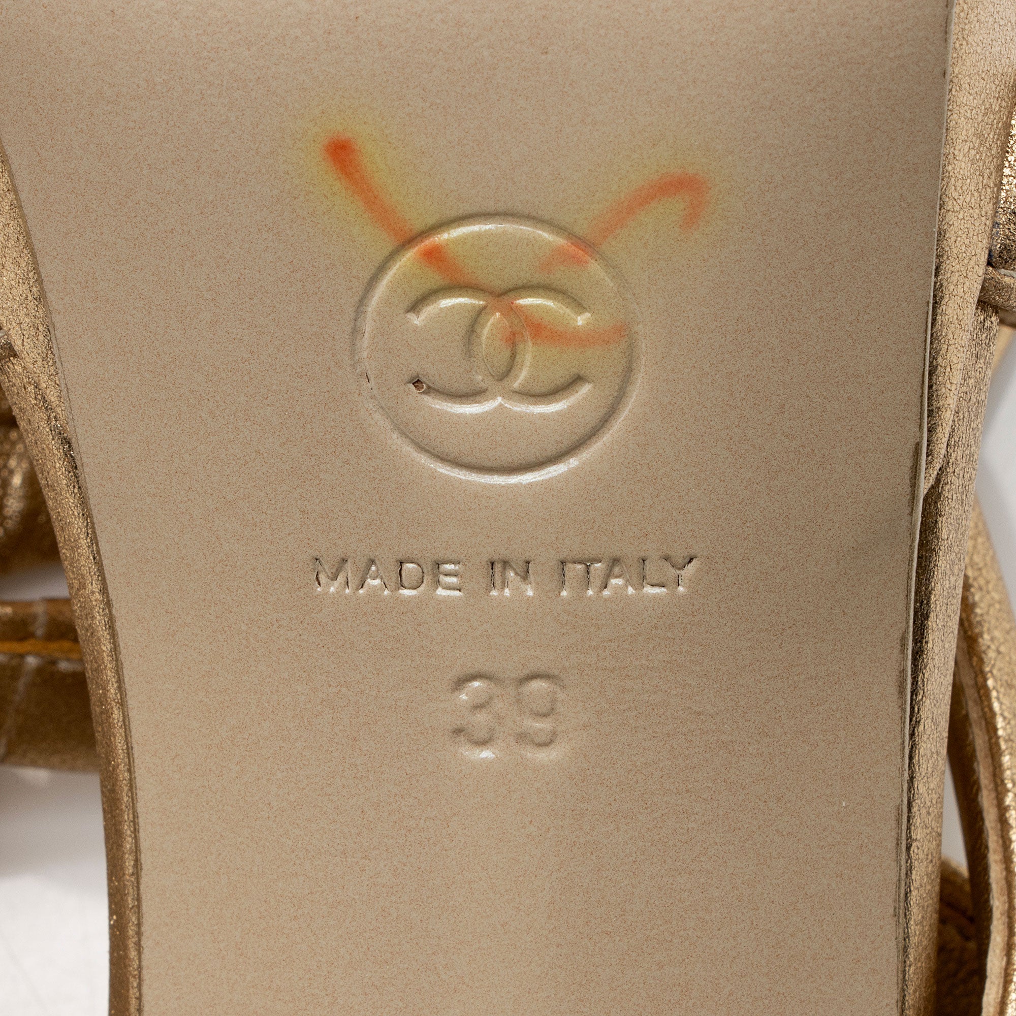 CHANEL ゴールド yfy Sneakers - Laminated lambskin & suede calfskin, gold & beige