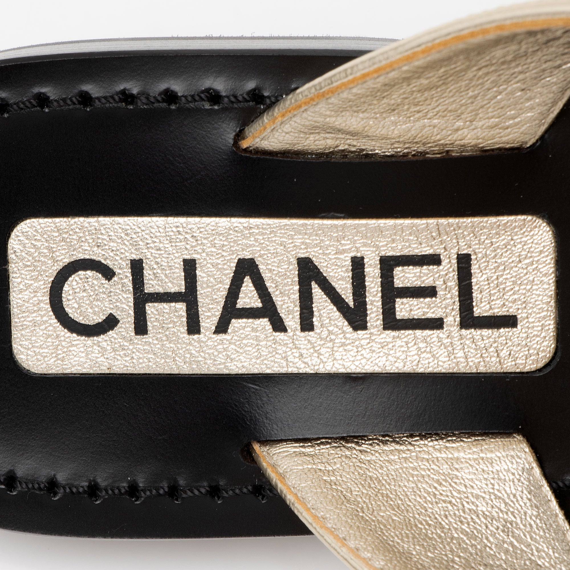 Chanel Metallic Leather Grosgrain Bow CC Thong Sandals - Size 8 / 38