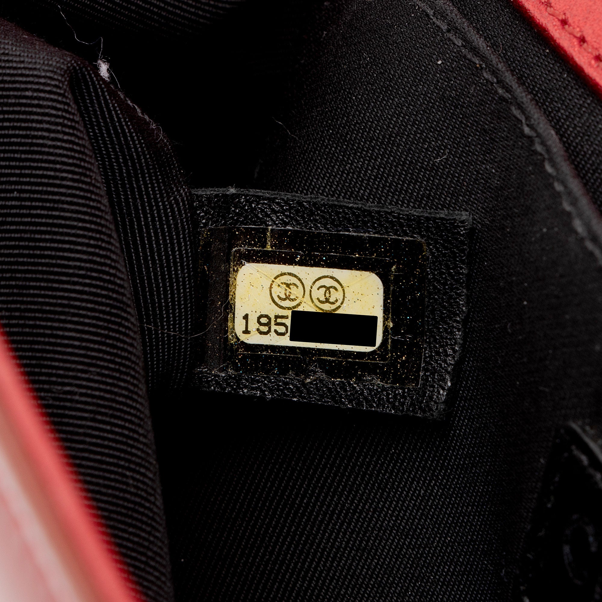 Chanel Metallic Patent Leather Old Medium Boy Bag (SHF-Gxw2JA)