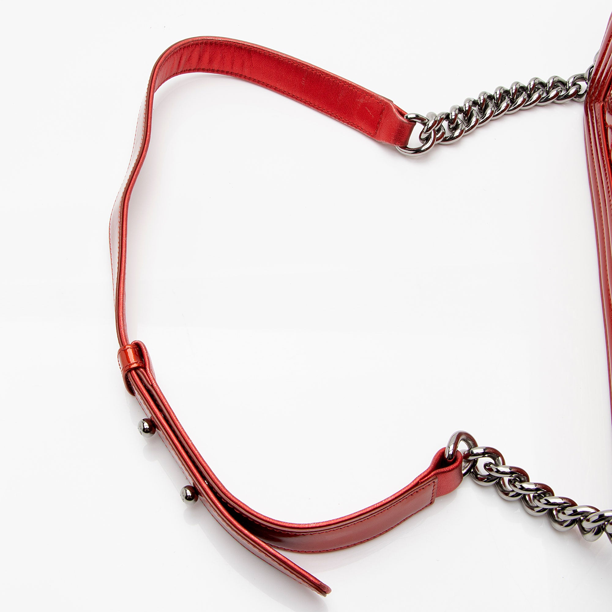 Chanel Metallic Patent Leather Old Medium Boy Bag (SHF-Gxw2JA)