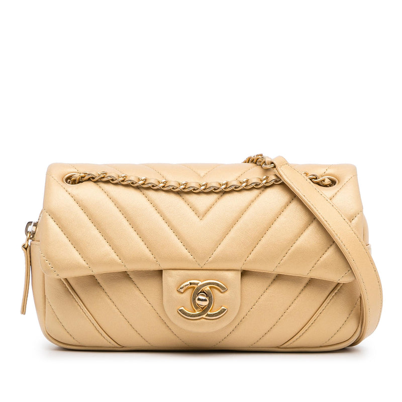 CHANEL Classic Medium Chevron Double Flap Bag - Light Green in